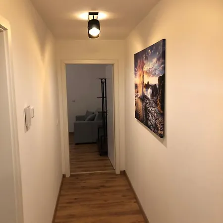Moderne Ferienwohnung Maria Legoland 70M2 & Moderne Monteurzimmer 80M2 - 2-12 Gaeste Haunsheim